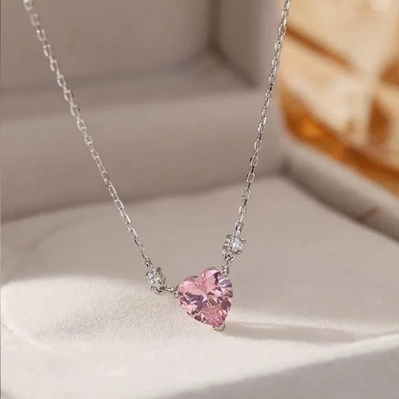 ⚠️Clearance Pink Heart Pendant Necklace - Picture 3 of 3